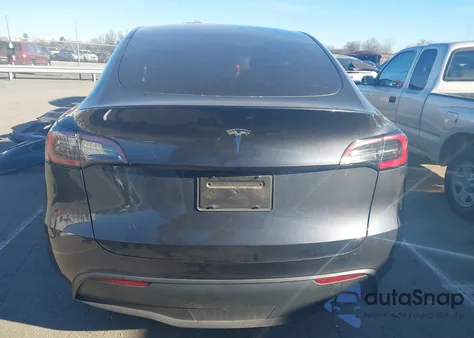 2025 Tesla Model Y Long Range Dual Motor Rear-Wheel Drive from USA, damaged, VIN 7SAYGDED4SA357882